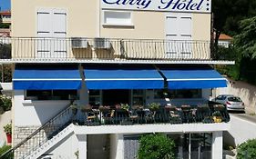 Carry Hotel